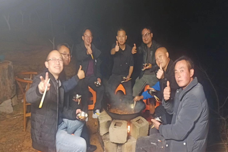 站長年會晚宴——香噴噴的柴火雞